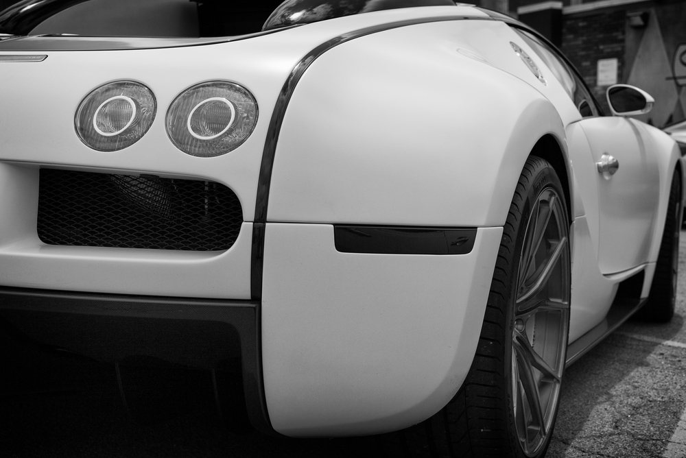 
Bugatti Veyron là siêu xe được nhiều ngôi sao thế giới yêu thích.
