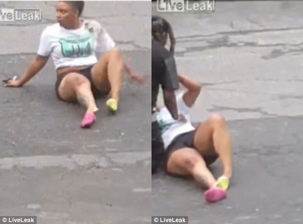 
Cô gái bị gãy chân trong vụ tai nạn. Ảnh cắt từ video
