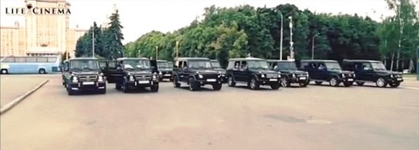 
Dàn Mercedes-Benz G-Class của nhóm điệp viên mới ra trường tại Nga.
