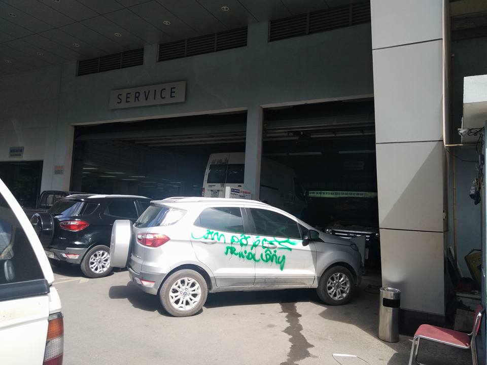 
Chiếc Ford EcoSport được đưa tới đại lý ở Thanh Xuân. Ảnh: Otofun
