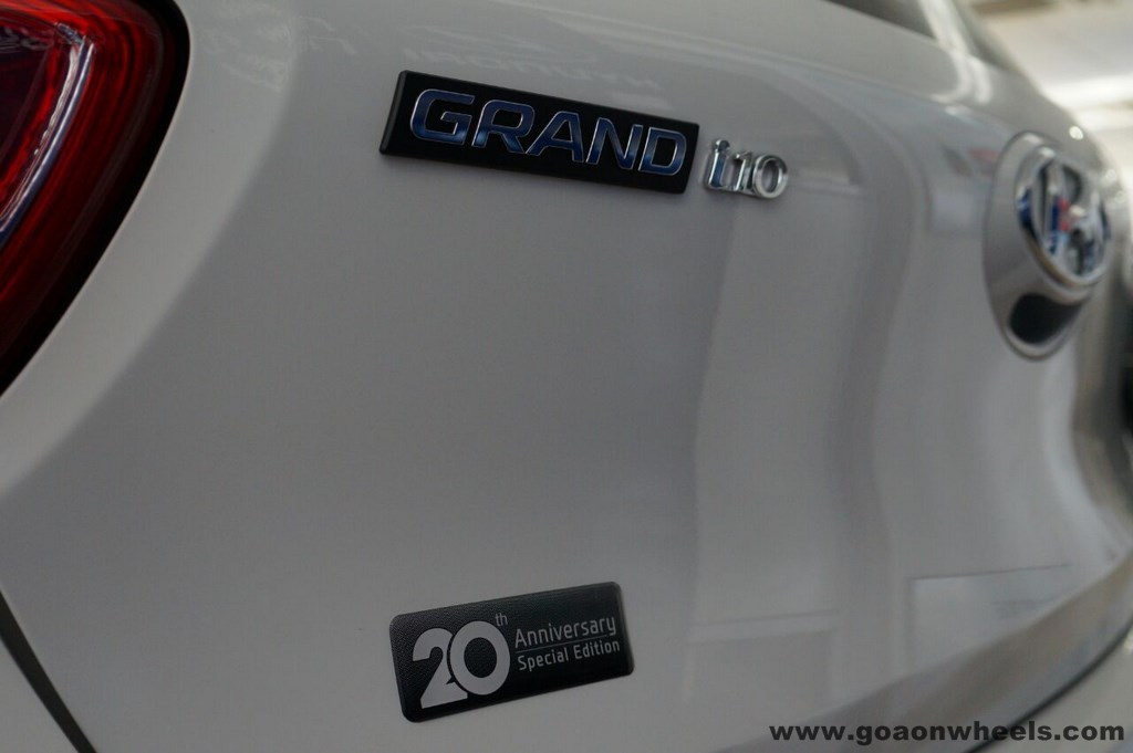 
Trên thực tế, Grand Grand i10 20th Anniversary Edition là sản phẩm kỷ niệm thứ hai của Hyundai, sau Xcent Anniversary Edition đã ra mắt trước đó.
