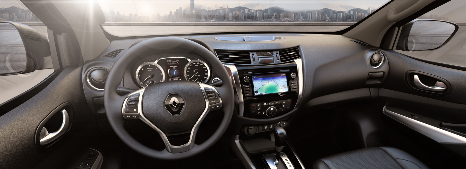 
Bước vào bên trong Renault Alaskan, người lái sẽ được chào đón bằng màn hình 5 inch nằm giữa cụm đồng hồ. Tại một số thị trường, Renault Alaskan còn có hệ thống thông tin giải trí với màn hình 7 inch. Thêm vào đó là hệ thống 4 camera cho khả năng quan sát toàn cảnh xung quanh xe.
