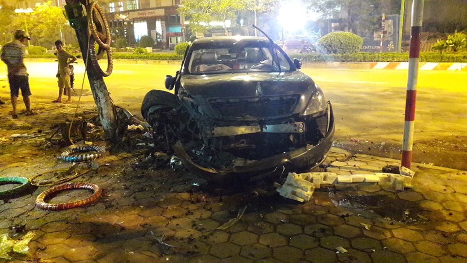 Tối hôm qua, ngày 17/6/2016, trên đường Tố Hữu thuộc quận Hà Đông, Hà Nội, đã xảy ra một vụ tai nạn liên hoàn. Được biết, vụ tai nạn xảy ra tại khu vực trước cửa tòa nhà CT7G của khu chung cư Dương Nội.