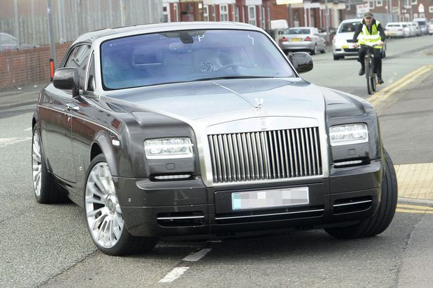 
Rolls-Royce Phantom Coupe...
