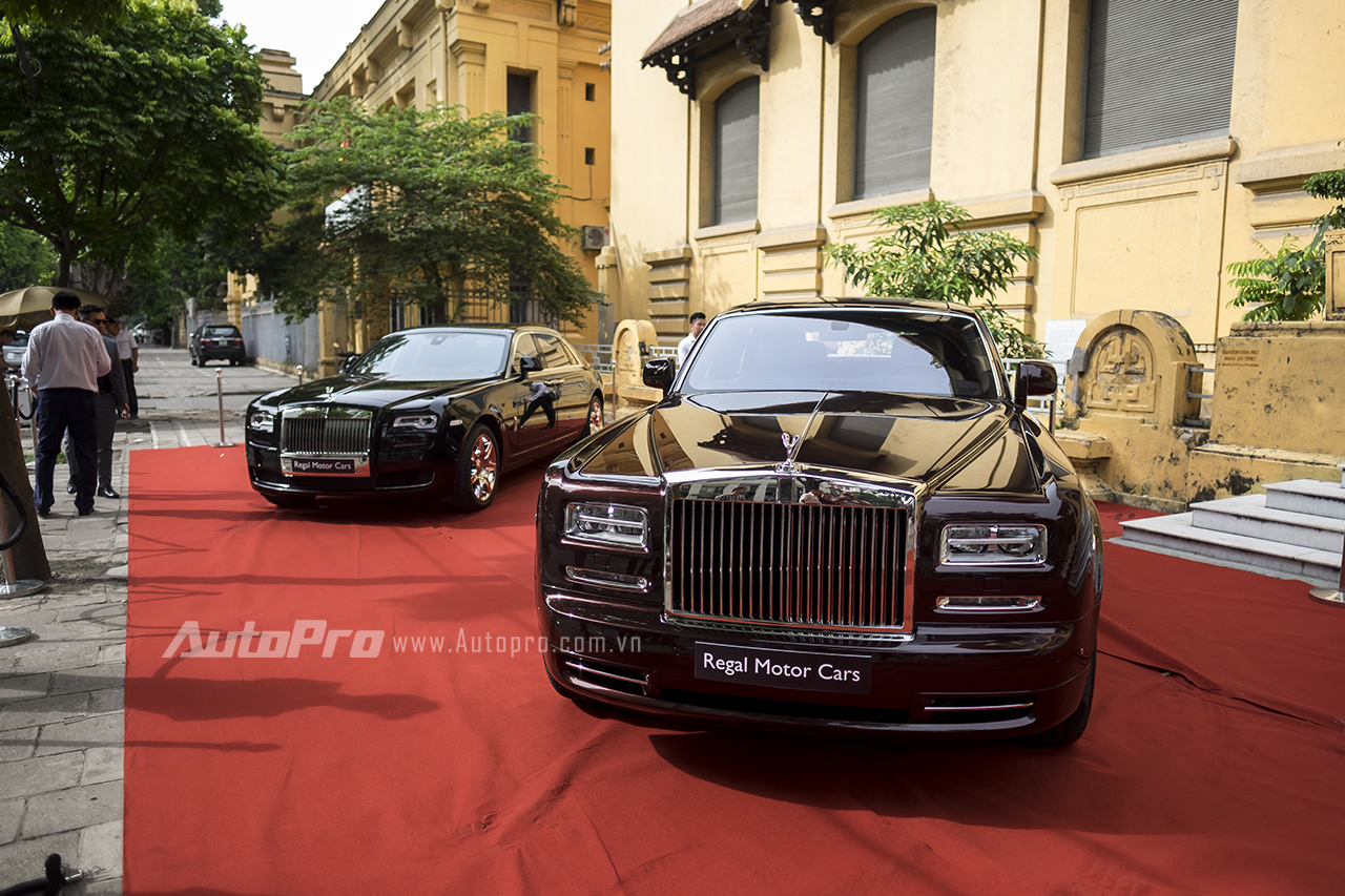 Dàn xe Rolls-Royce gây náo động đường phố Hà Nội vào chiều ngày 1/7/2016.