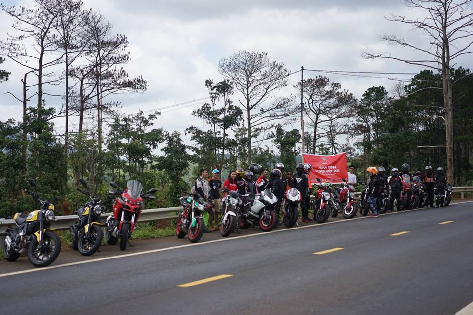 
Đây là dịp nhiều chủ xe Ducati tại Việt Nam gặp mặt, chia sẻ kinh nghiệm sử dụng xe và gắn kết cộng đồng Ducatista tại Việt Nam.
