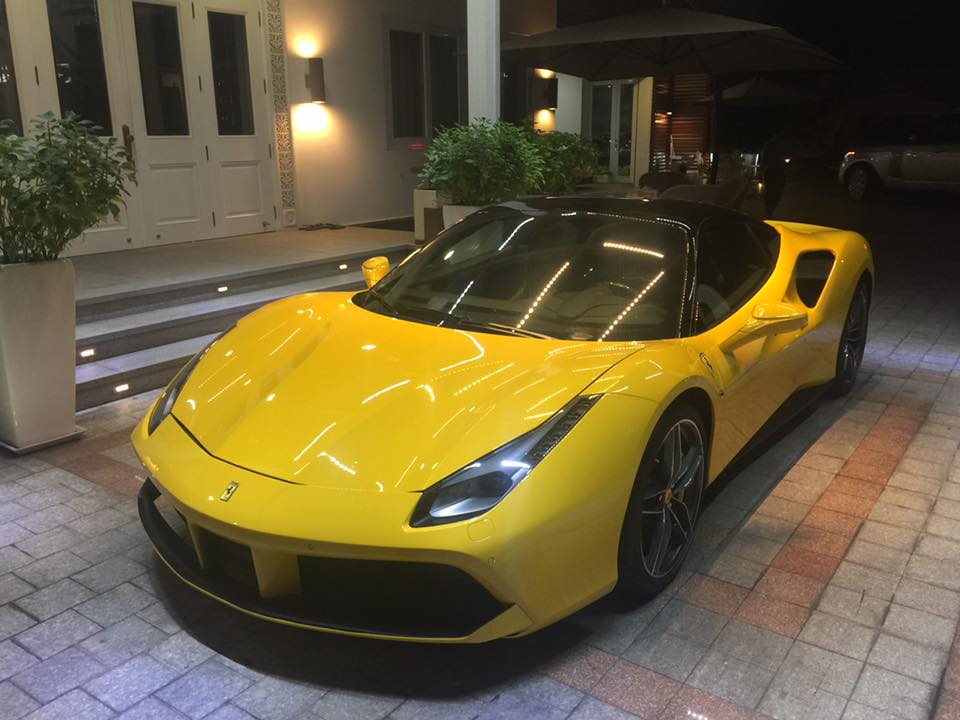 Siêu xe Ferrari 488 GTB là thành viên mới nhất trong bộ sưu tập siêu xe của anh em nhà Phan Thành.