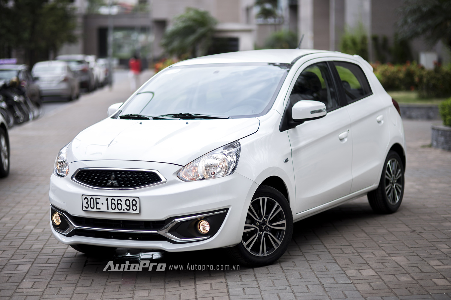 Mitsubishi Mirage 2023 Giá lăn bánh Hình ảnh  Mua trả góp