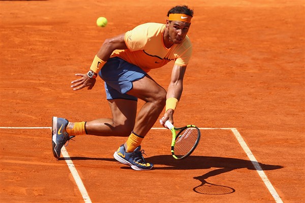 
Hình ảnh ông vua đất nện Rafael Nadal thi đấu cùng chiếc đồng hồ Richard Mille RM 27-02 siêu nhẹ trị giá gần triệu đô.

