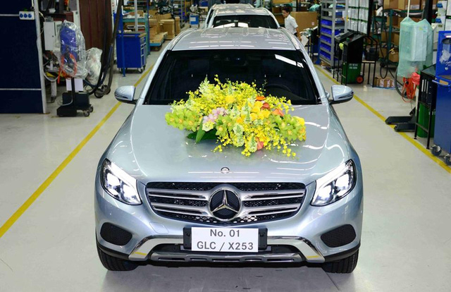 
Chiếc Mercedes-Benz GLC đầu tiên lắp ráp tại Việt Nam xuất xưởng.
