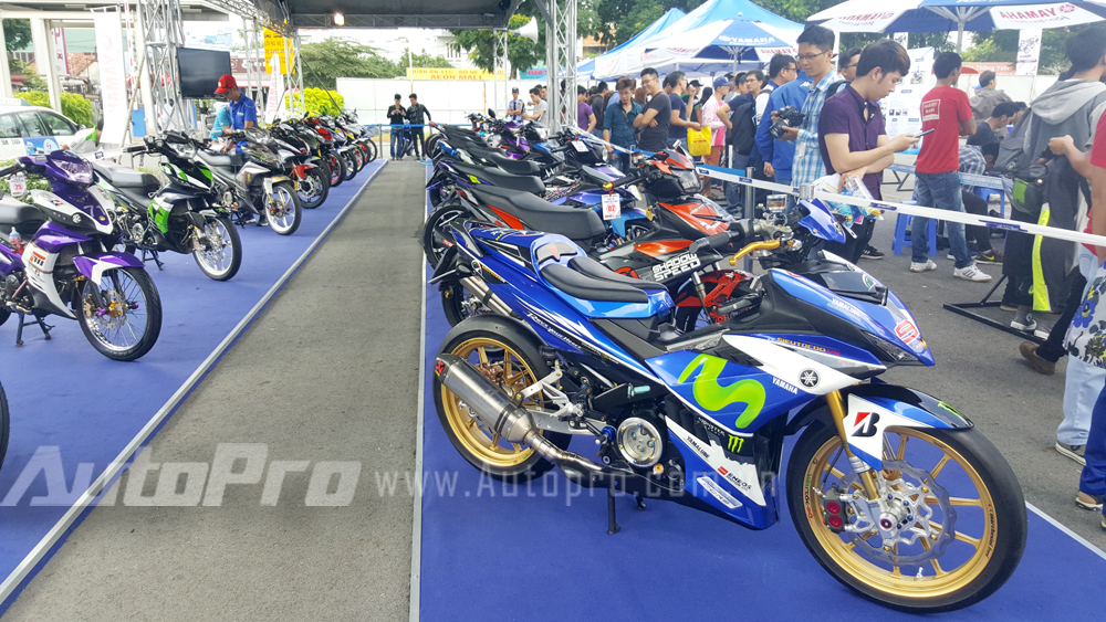 
Trong ngày hội Y-Motor Sport do Yamaha Việt Nam tổ chức vào 2 ngày cuối tuần vừa qua đã thu hút 20 chiếc Yamaha Exciter độ độc nhất Sài thành tham dự.
