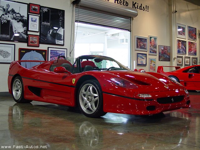 Ferrari F50 trị giá khoảng 500.000 USD.