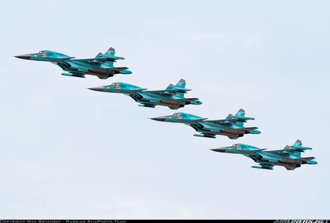 
Máy bay Su-34 bay theo đối hình chiến thuật.
