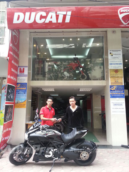 Tuấn Hưng mua Ducati Diavel Cromo vào cuối năm 2013.