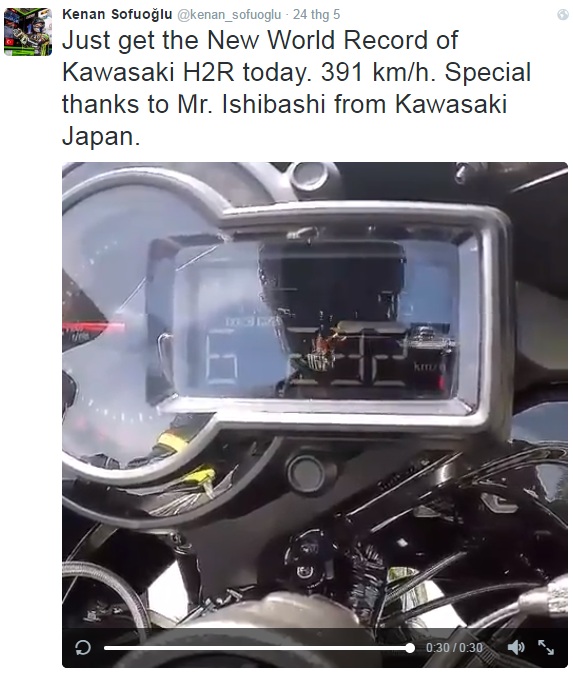 
Tay đua chuyên nghiệp của Kawasaki đăng đoạn video lên mạng xã hội và gây xôn xao.
