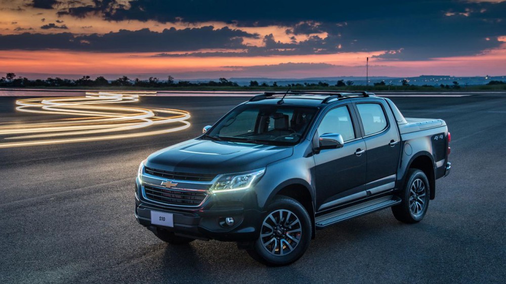 
Trong khi mọi sự chú ý đang dồn về triển lãm Bắc Kinh 2016, hãng Chevrolet lại quyết định ra mắt phiên bản nâng cấp của dòng xe bán tải Colorado quen thuộc tại Brazil. Trên thực tế, Chevrolet Colorado 2017 đã trình làng trong triển lãm Agrishow ở xứ sở Samba.

