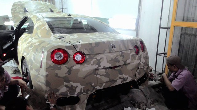 Siêu xe đường phố Nissan GT-R phiên bản lính đặc nhiệm SEAL.