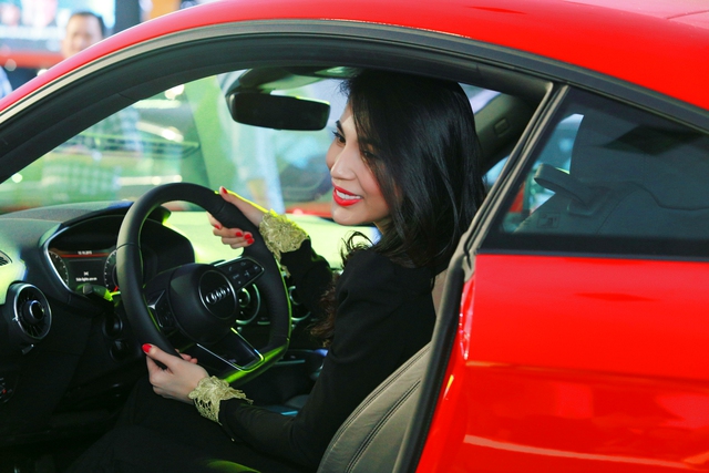 
Với vai trò đại sứ thương hiệu Audi, bản thân cô cũng sở hữu mẫu Audi A5 Sportback
