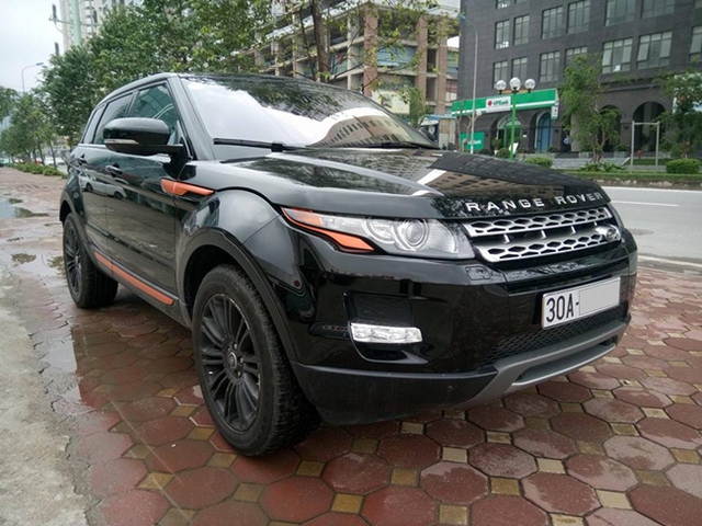
Range Rover Evoque l&agrave; một trong những mẫu xe cũ nhập khẩu được nhiều nữ kh&aacute;ch h&agrave;ng ưa chuộng tại Việt Nam. Ảnh: Huy Nguyễn
