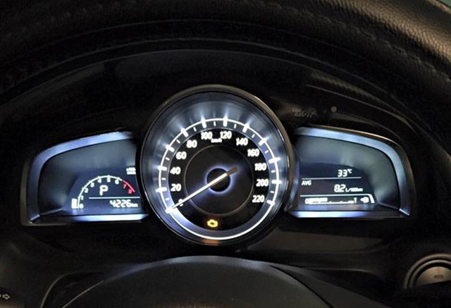 
Lỗi đèn báo check engine cũng xuất hiện trên mẫu xe Mazda 2 All New.
