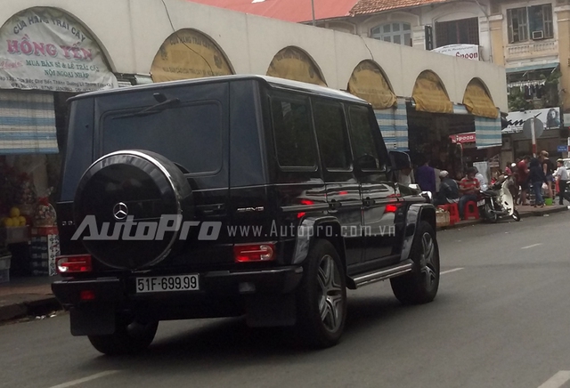 Chiếc Mercedes G63 AMG vối biển tứ quý 9 cũng được cho là cùng nhà với Audi R8 V10 Spyder và Lamborghini Huracan LP610-4. Chiếc Mercedes G63 AMG vối biển tứ quý 9 cũng được cho là cùng nhà với Audi R8 V10 Spyder và Lamborghini Huracan LP610-4.