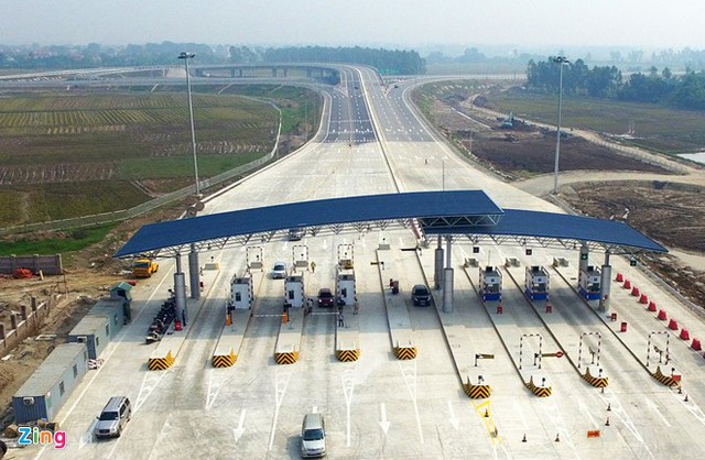 
Ngày 1/10, cao tốc Hà Nội - Hải Phòng bắt đầu thu phí với mức thấp nhất 110.000 đồng/lượt, cao nhất 600.000 đồng/lượt tùy loại xe. Trong ảnh là trạm thu phí quốc lộ 39.
