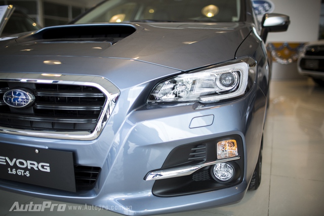 Subaru Levorg được trang bị đèn bi và đèn LED định vị ban ngày.