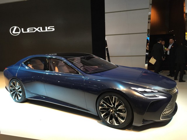 Mẫu xe sang LF-FC của Lexus có khung gầm được làm từ sợi các-bon tương tự loại được sử dụng cho Alfa 4Cs.