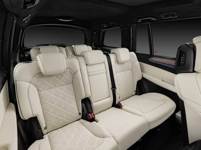 
Bên trong phiên bản nâng cấp của Mercedes-Benz GL-Class là không gian nội thất cho 7 người ngồi.
