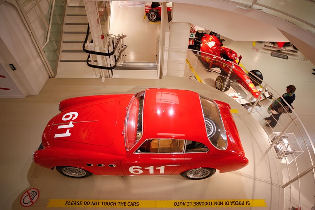 
Siêu xe Ferrari 116 MM Berlinetta Vignale ra đời từ năm 1952.
