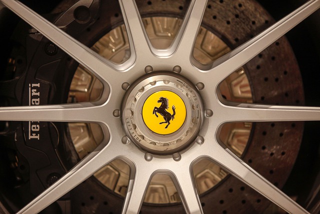 
Đằng sau logo “ngựa chồm” của Ferrari là cả một câu chuyện thú vị.
