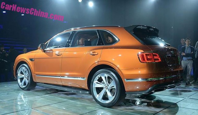 
Chiếc Bentley Bentayga này có giá lên đến 760.000 USD.
