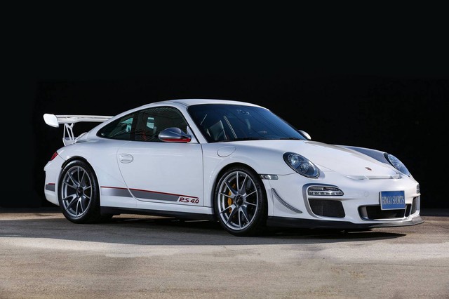 
Nếu là tín đồ của nhãn hiệu Porsche, bạn càng không thể bỏ qua showroom của Bingo Sports.
