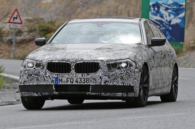 
BMW 5-Series thế hệ mới trên đường thử.
