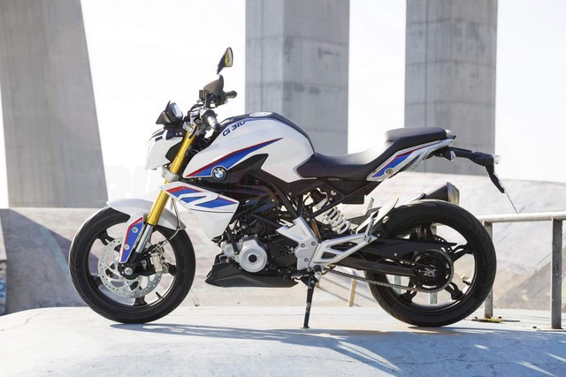 2021 BMW G 310 R Review Urban Motorcycle Test in Los Angeles