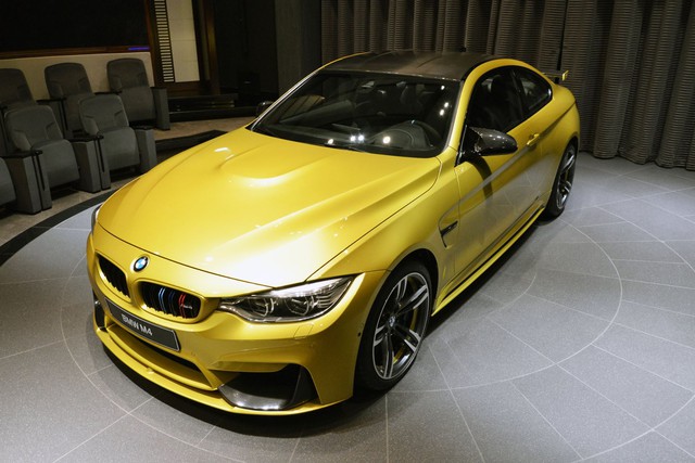 
BMW chi nhánh Abu Dhabi luôn khiến người ta phải bất ngờ với những chiếc xe độc đáo. Một trong số đó có chiếc BMW M4 màu vàng Austin Yellow.
