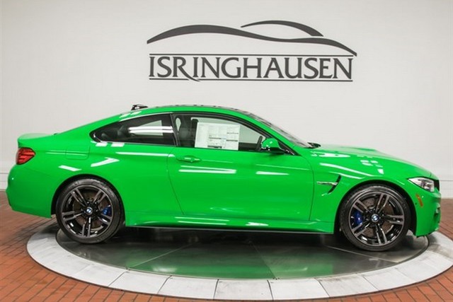 
Trên thực tế, Signal Green là màu sơn do chi nhánh BMW Individual thiết kế riêng.
