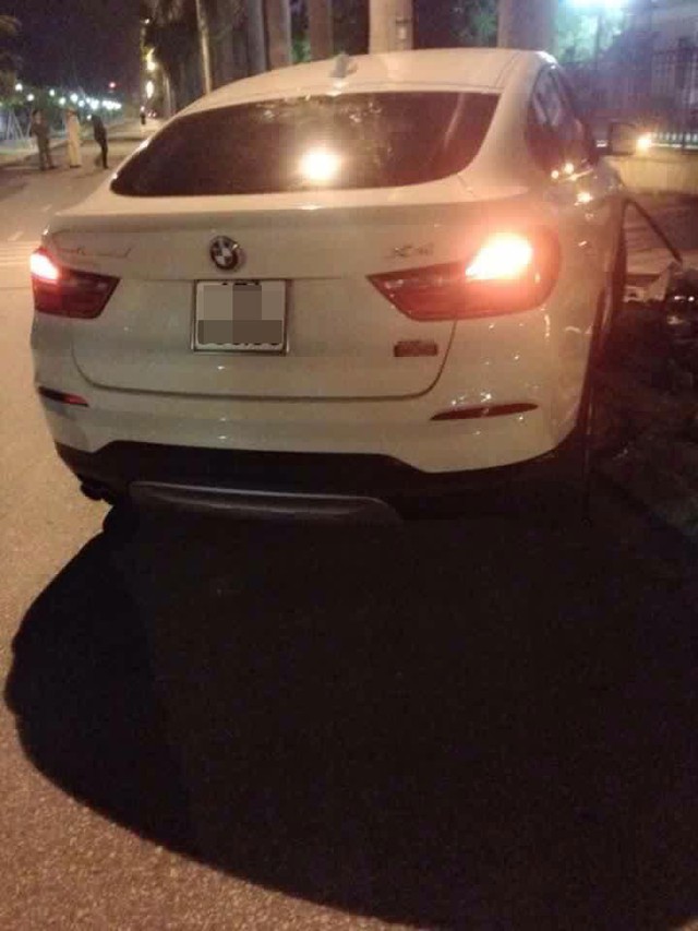 
Chiếc BMW X4 gây tai nạn vẫn còn khá mới.
