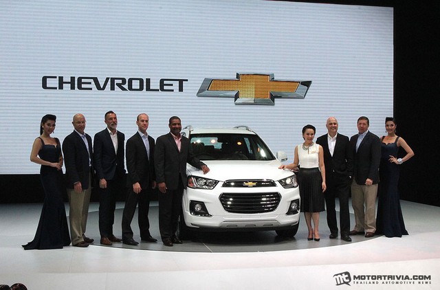 
Đúng như thông tin từ trước đó, mẫu xe thể thao đa dụng Chevrolet Captiva 2016 đã chính thức ra mắt trong triển lãm xe quốc tế Thái Lan 2015 hiện đang diễn ra tại Bangkok. Hiện chưa rõ giá bán của Chevrolet Captiva 2016 tại thị trường Thái Lan.
