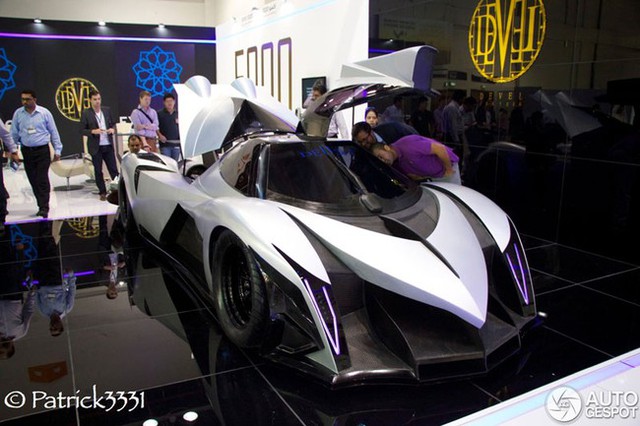 
Siêu xe Devel Sixteen với thiết kế hao hao Lamborghini Veneno.
