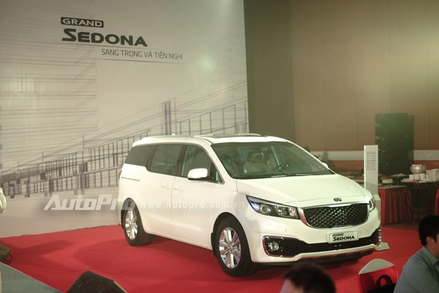 Kia Grand Sedona lắp ráp nội chính thức ra mắt, giá từ 1,18 tỷ đồng