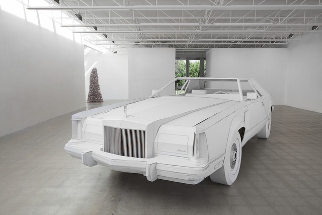 
Sinh ra ở Detroit, Shannon Goff có niềm đam mê bất tận với cuộc cách mạng giao thông. Tình yêu dành cho Lincoln Continental Mark V đời 1979 của ông nữ nghệ sỹ đã khiến cô nhiều lần cân nhắc về việc tạo ra chiếc xe nhưng chưa thực hiện được vì kích cỡ quá lớn.
