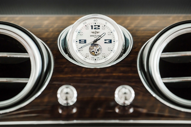 ... và nội thất của Bentley Bentayga khiến người mua có cảm giác như ở nhà.