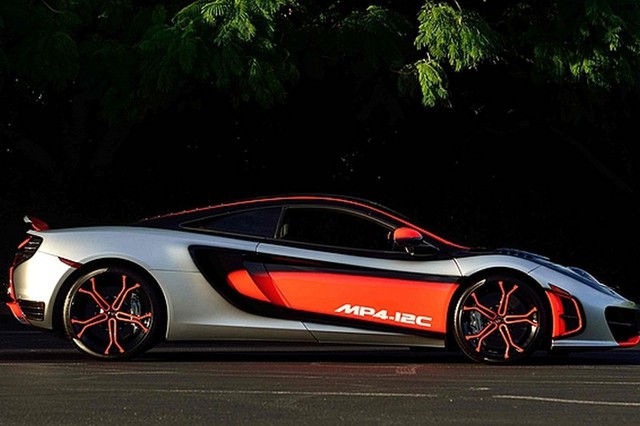 
Điều khiến McLaren 12C High Sport gây được sự chú ý lớn trước thềm diễn ra Kissimmee 2016 chính là cái giá quá “chát” mà Mecum Auctions đưa ra. Dù biết đây là mẫu xe giới hạn nhưng nhiều tín đồ McLaren vẫn đặt câu hỏi: “1,3 triệu – 1,6 triệu USD liệu có hơi quá hay không?”.

