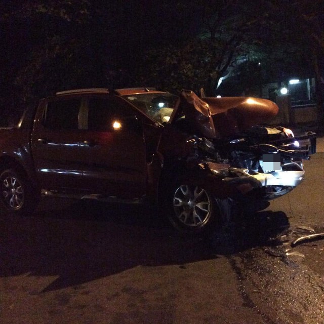 
Chiếc Ford Ranger tại hiện trường vụ tai nạn.
