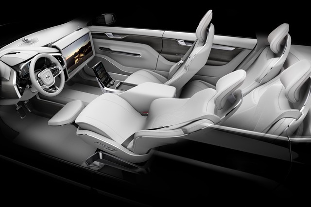 
Volvo Concept 26 khi kích hoạt chế độ tự vận hành.
