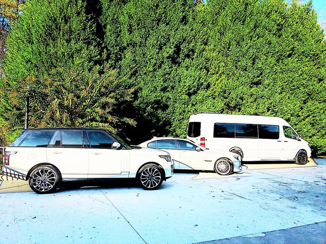 Bộ ba Range Rover, Alpina B7 và Mercedes-Benz Sprinter độ của Ludacris.