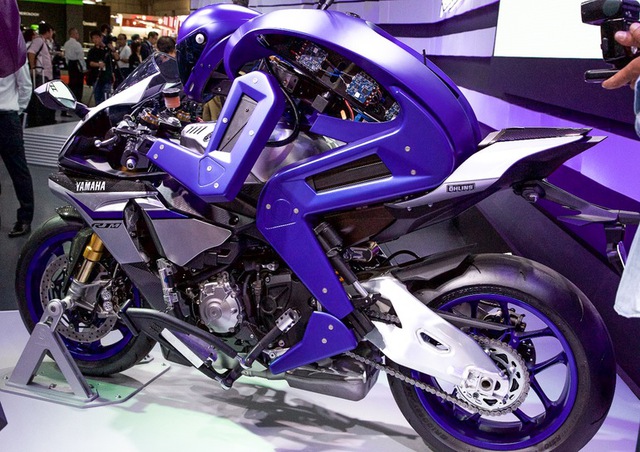 
Motobot có thể là tiền thân cho mẫu mô tô không người lái của Yamaha trong tương lai.
