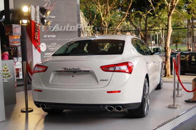Đây là chiếc Ghibli thứ 2 xuất hiện tại thị trường Việt Nam. Trước đó, chiếc Maserati Ghibli S Q4 đã được một người chơi xe Hà Thành đưa về nước nhưng không phải xe chính hãng.