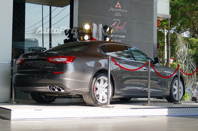 
Trong buổi ra mắt thương hiệu Maserati tại thị trường Việt Nam vào chiều ngày 3/12, đơn vị phân phối đã đặt mục tiêu chiếm thị phần từ 7-10% trong phân khúc xe hạng sang cao cấp tại thị trường Việt Nam với những đối thủ nặng ký như Mercedes-Benz S-Class, BMW 7-Series, Audi A8 hay Jaguar XJL.
